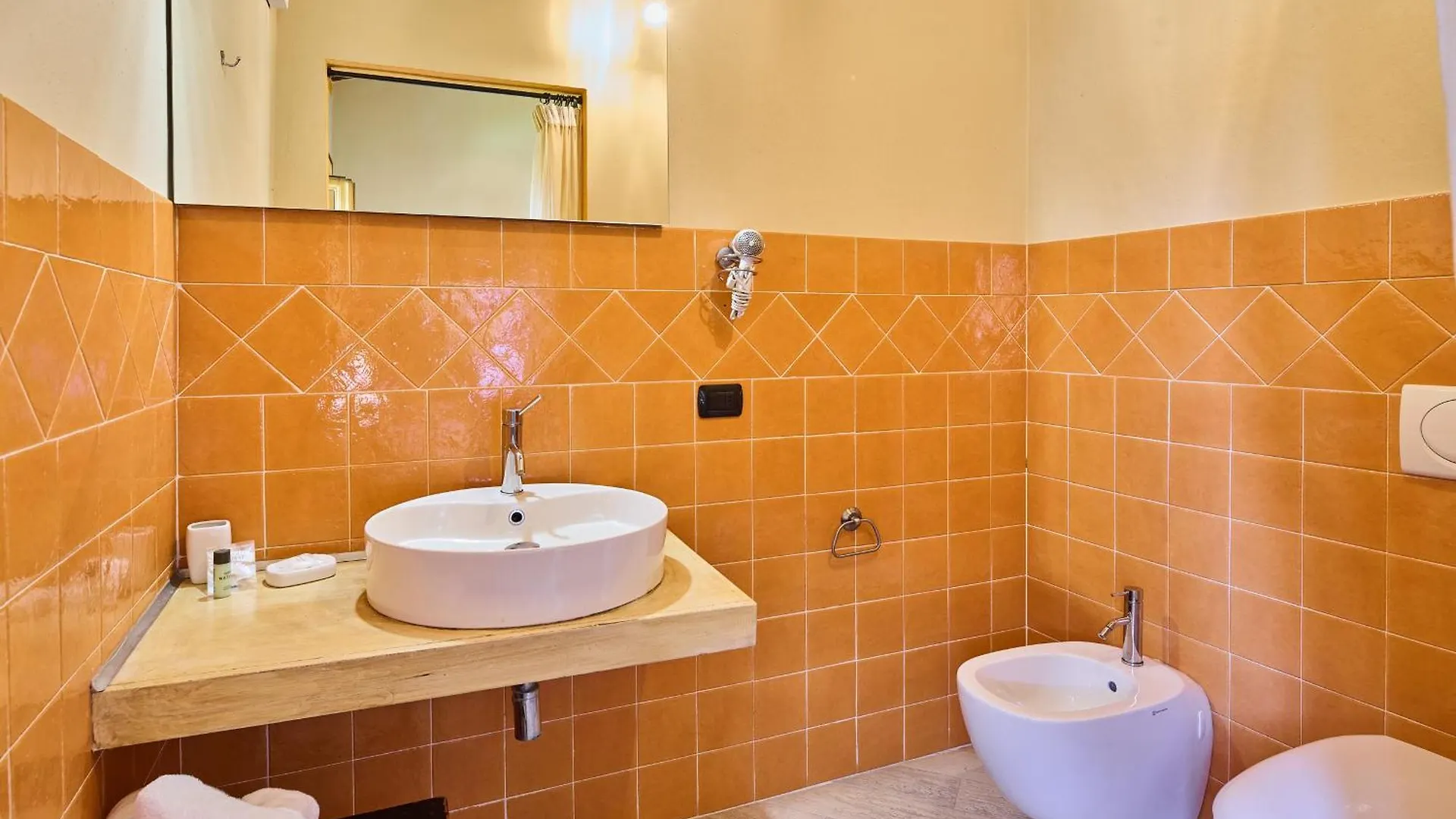 Borgo San Giusto ξενώνας Έμπολι 0*,